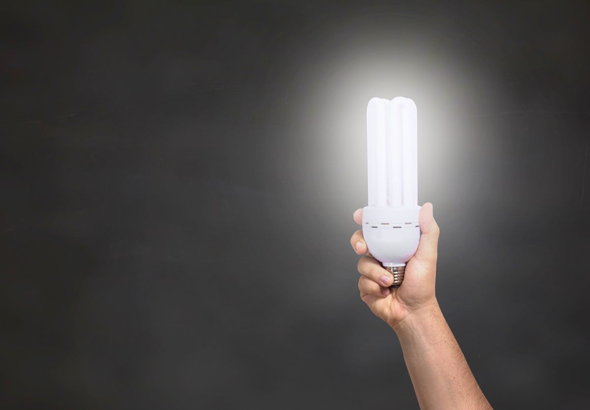 Energy-efficient sensor light bulb